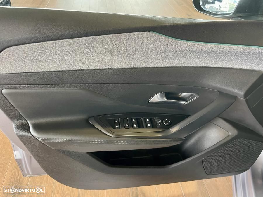 Peugeot 308 SW 1.2 PureTech Allure - 24