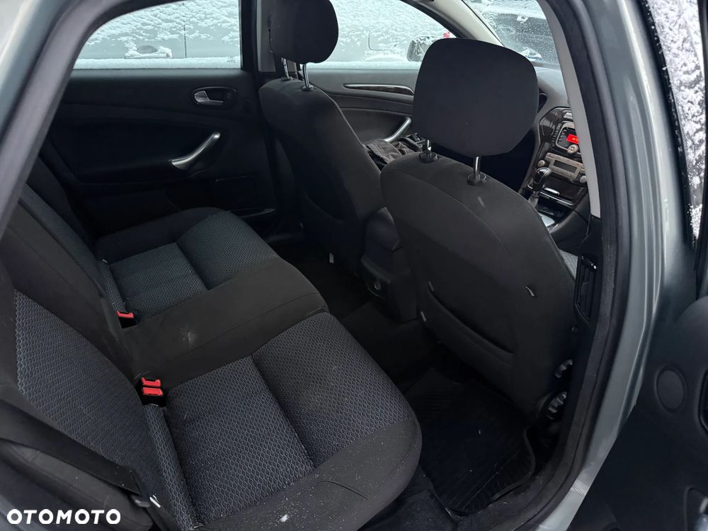 Ford Mondeo - 13