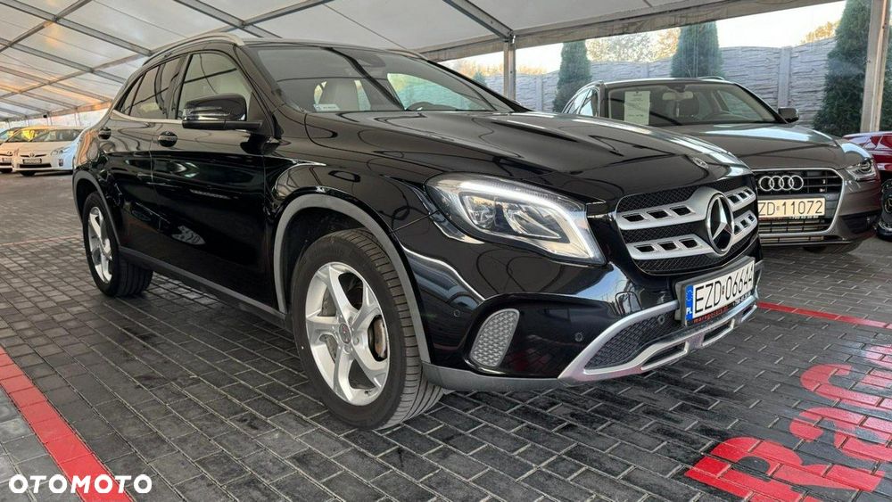 Mercedes-Benz GLA - 10