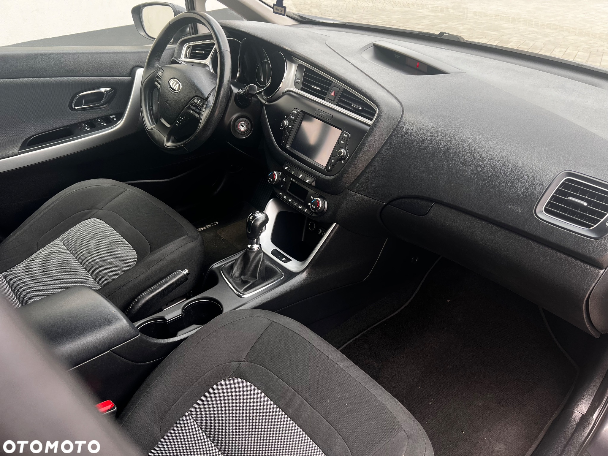 Kia Ceed 1.6 GDI Dream-Team Edition - 22