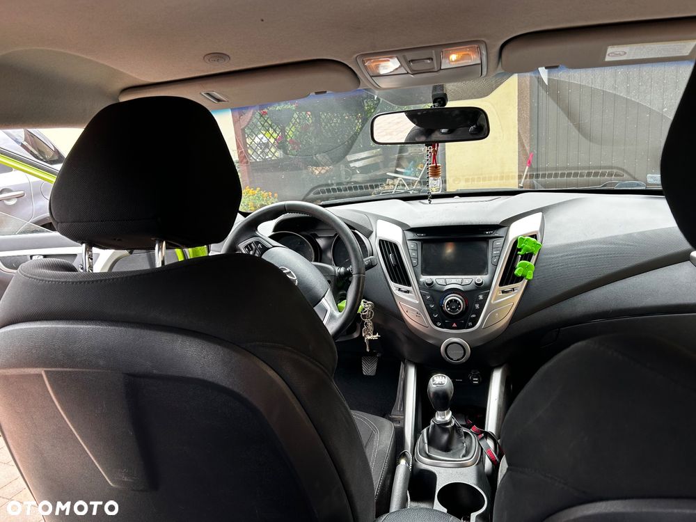 Hyundai Veloster 1.6 Style - 12