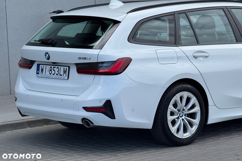 BMW Seria 3 318d mHEV - 30