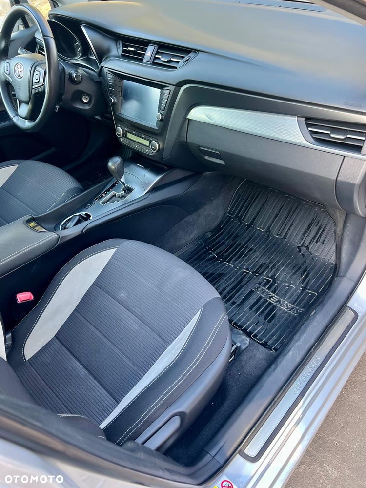 Toyota Avensis 2.0 Prestige MS - 11