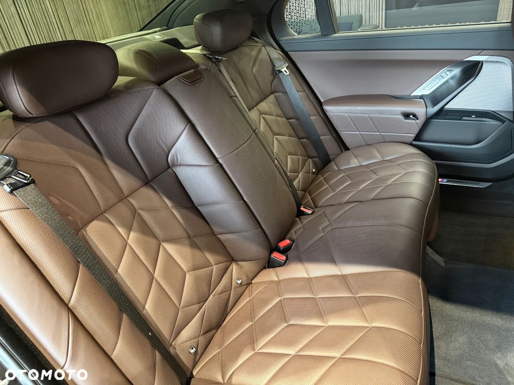 BMW Seria 7 740d xDrive mHEV sport - 16