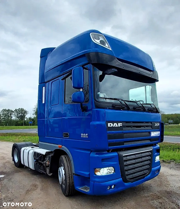 DAF XF 105.460 SUPER SPACE CAB