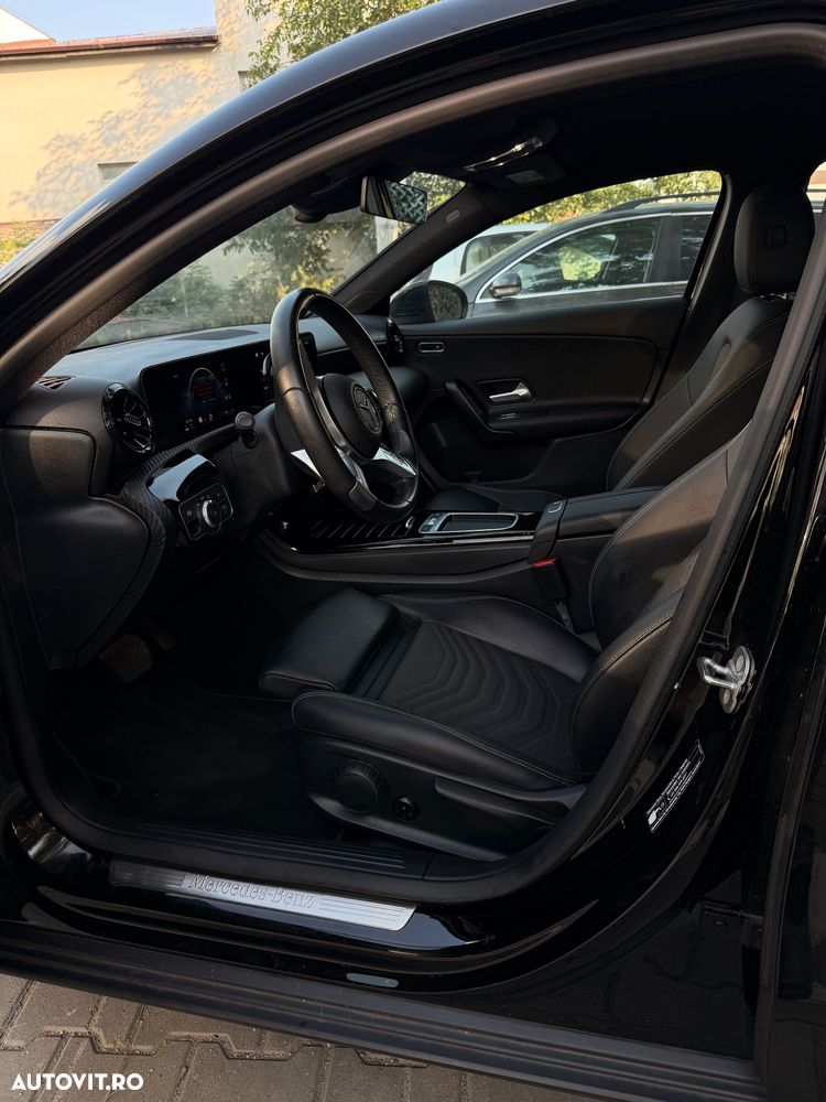 Mercedes-Benz A 180 Sedan MHEV 7G-DCT - 11