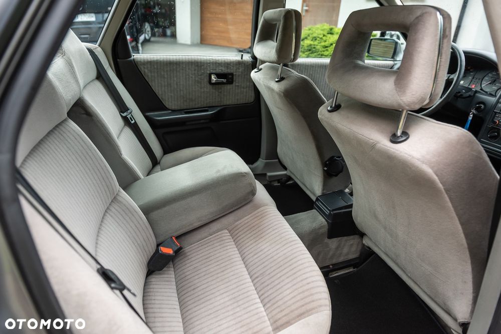 Audi 80 1.8 E - 17