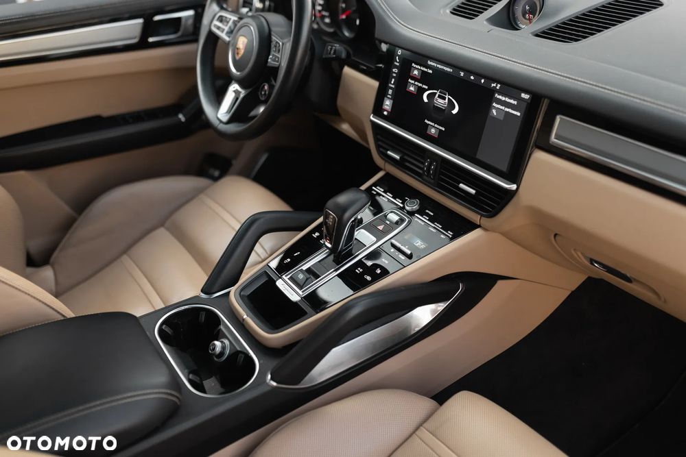 Porsche Cayenne - 18