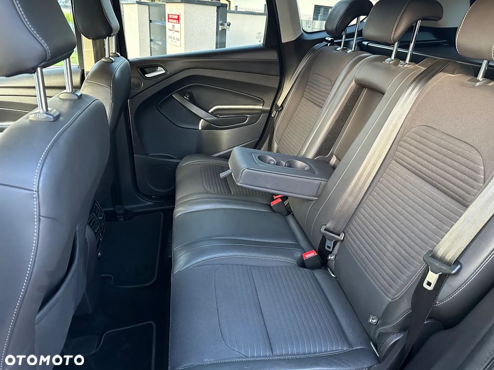 Ford Kuga 1.5 EcoBoost 2x4 Titanium - 22