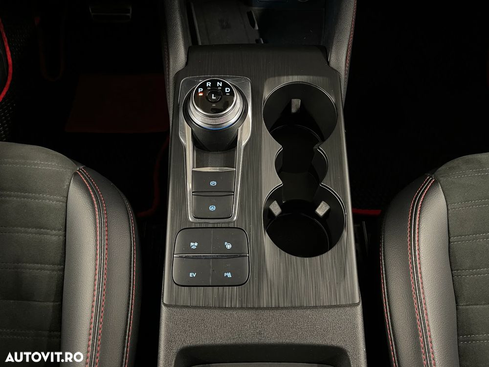 Ford Kuga 2.5 Duratec PHEV ST-LINE - 23