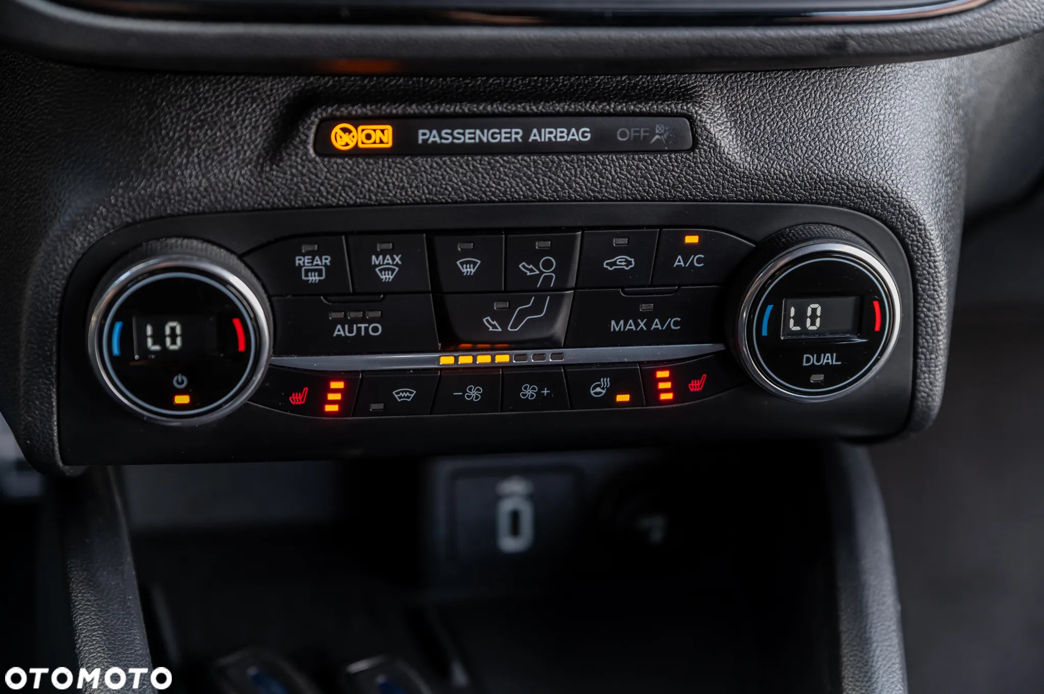 Ford Focus 1.0 EcoBoost Hybrid ST-LINE - 31