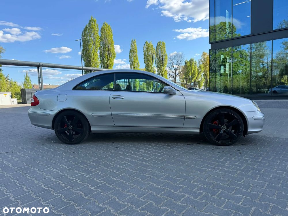 Mercedes-Benz CLK - 4