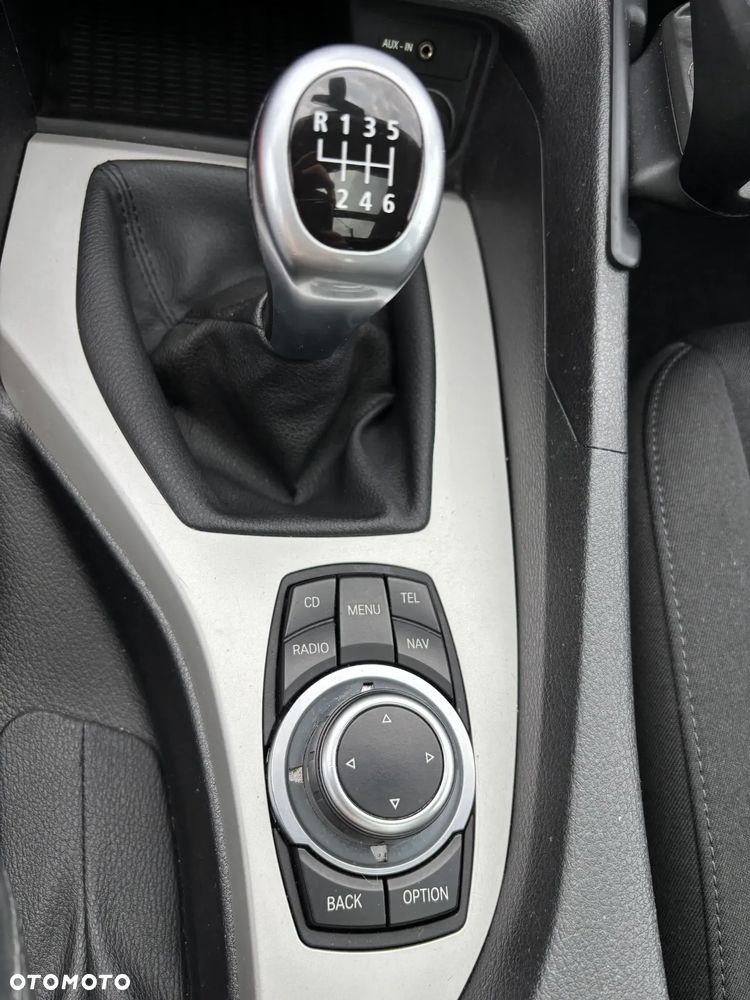 BMW X1 sDrive18d xLine - 28