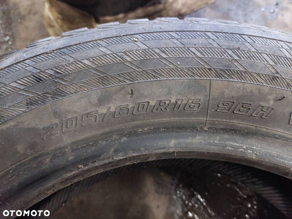 OPONY ZIMOWE 2 SZT 205/60R16 2014R YOKOHAMA W DRIVE V905 - 4