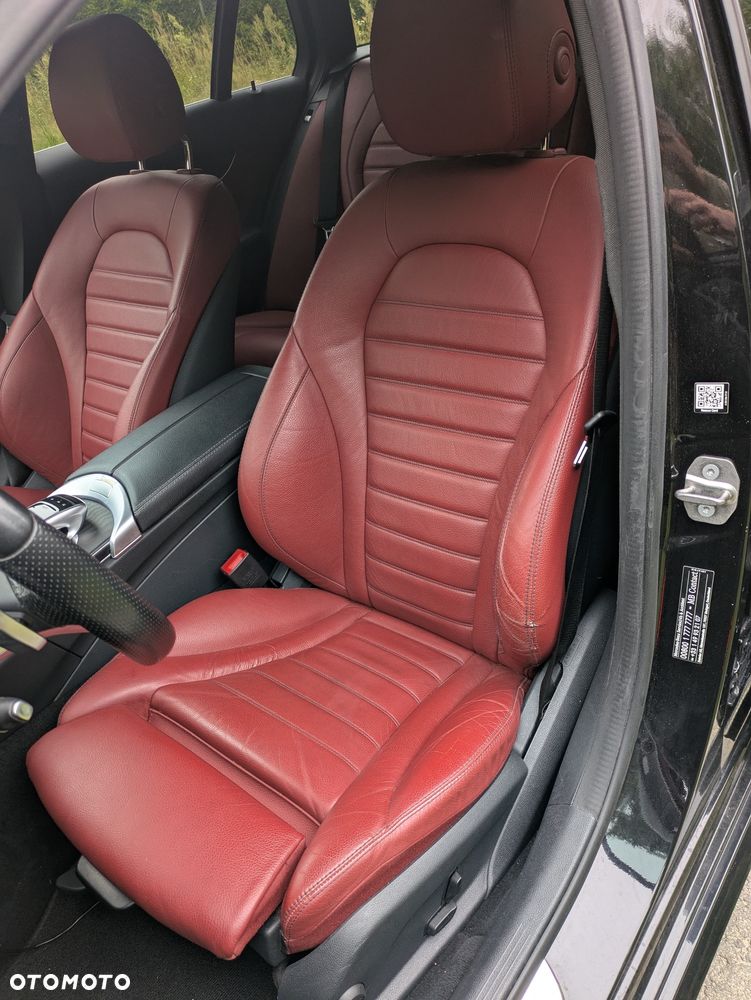 Mercedes-Benz Klasa C 250 d 4Matic 9G-TRONIC AMG Line - 25