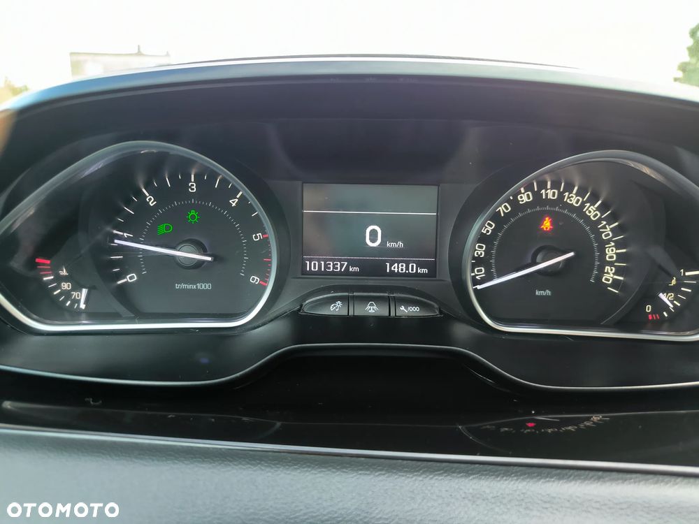 Peugeot 208 e-HDi 115 Stop&Start Allure - 22