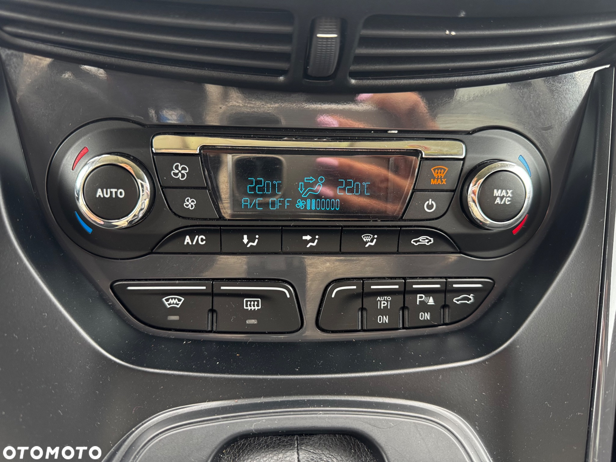 Ford Kuga 2.0 TDCi 4x4 Titanium - 29