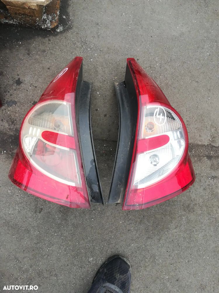 Lampa stop stanga Dacia Sandero 1 / Sandero Stepway 1 - 1