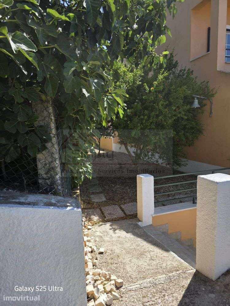 Moradia T4 com piscina e 900 m² de terreno na Quinta da Serralheira, - Grande imagem: 5/59