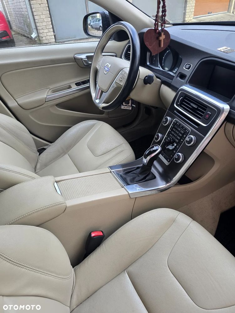 Volvo S60 D4 Drive-E Momentum - 21