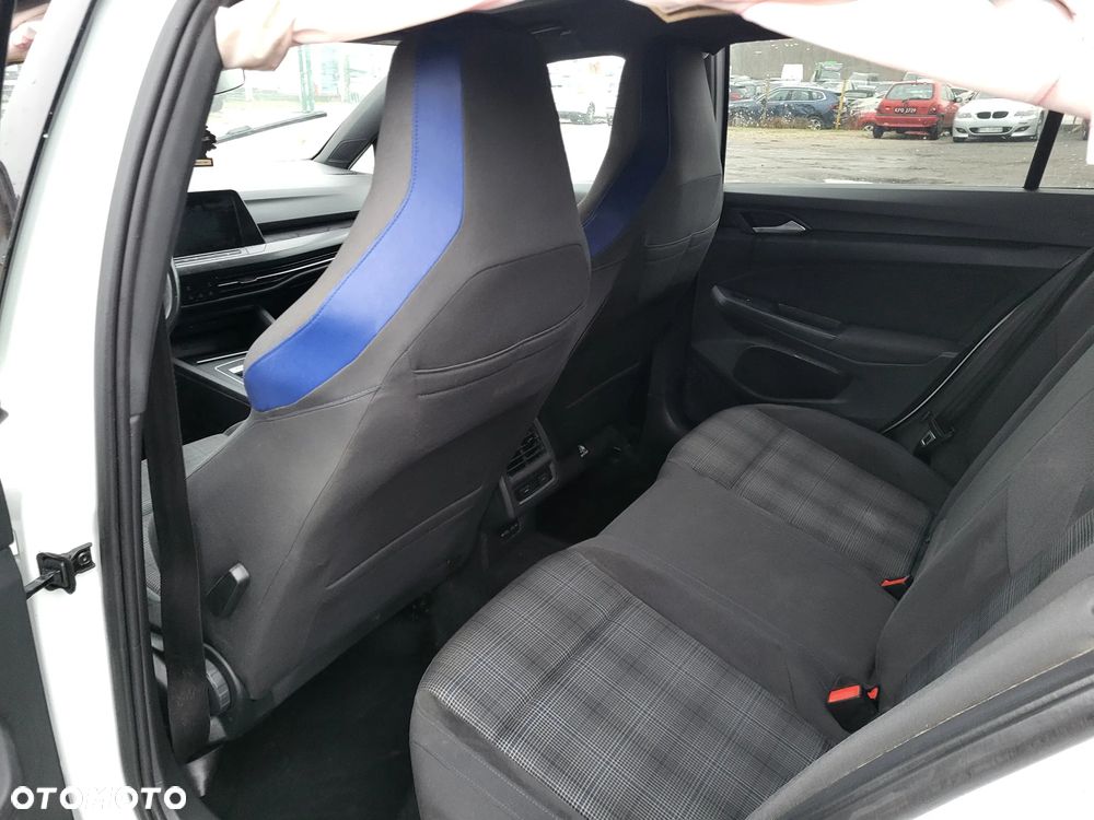 Volkswagen Golf - 28