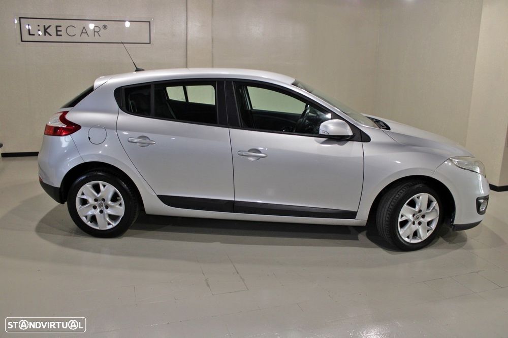 Renault Mégane 1.5 dCi Dynamique S EDC — fotografia 9