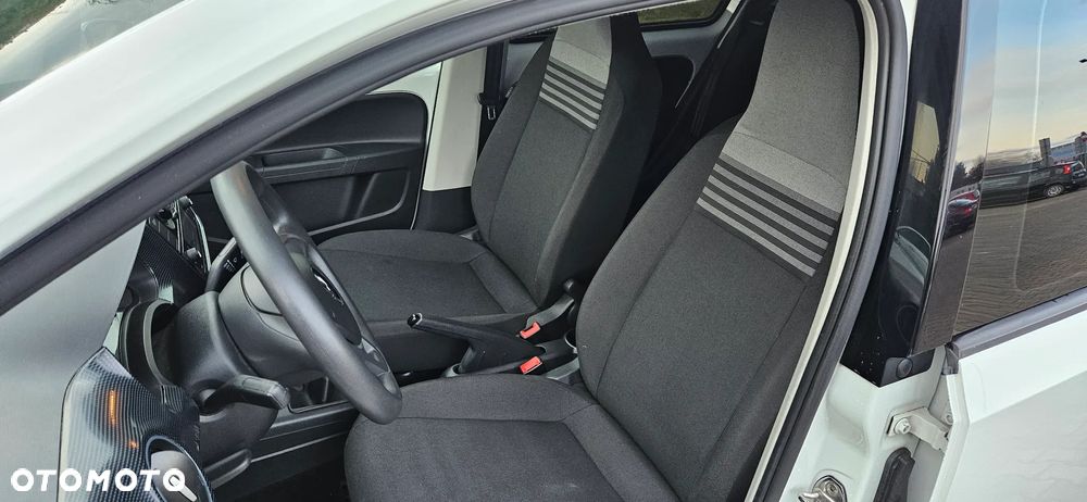Volkswagen up! 1.0 take - 16