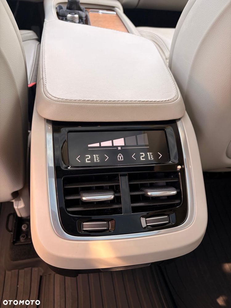 Volvo XC 90 D5 SCR AWD Inscription 7os - 19