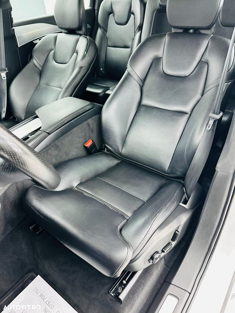 Volvo XC 90 D5 AWD Geartronic Momentum - 25