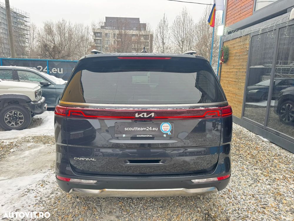 Kia Carnival - 4
