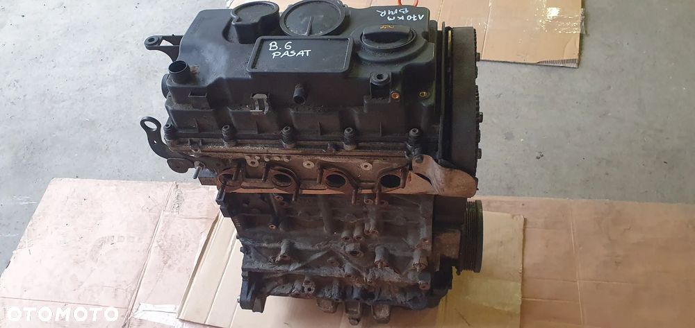 Silnik słupek blok silnika VW Passat B6 2.0 TDI BMR - 4