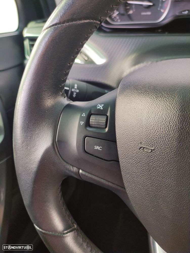 Peugeot 2008 1.2 PureTech Style - 10