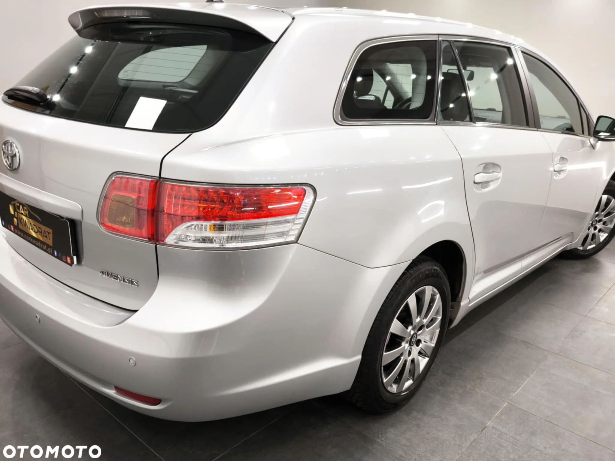 Toyota Avensis Combi 1.6 - 8