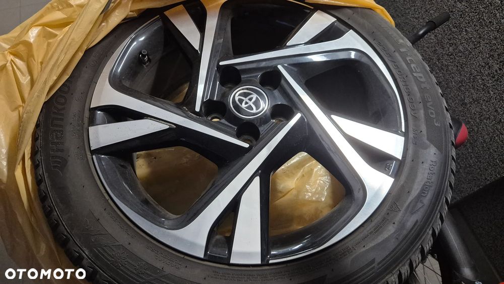 Toyota C-HR 2.0 Hybrid Style - 24