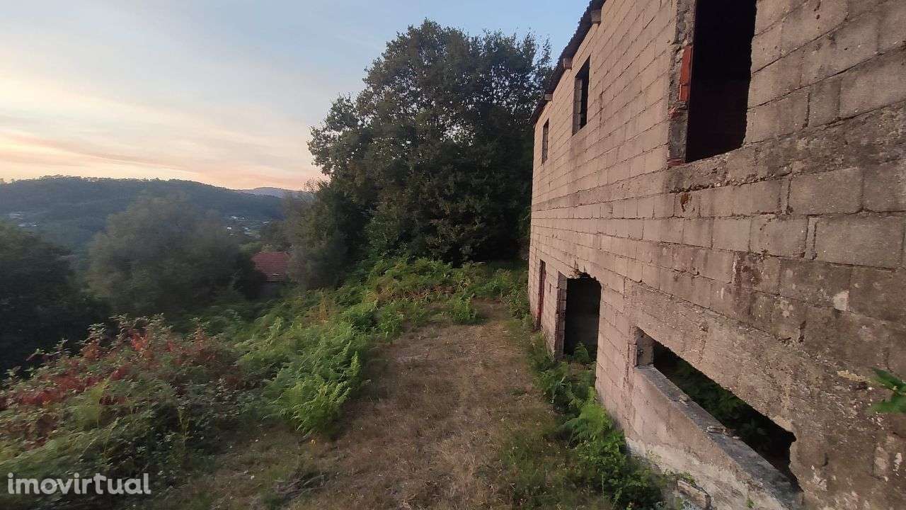 Moradia para restauro em Rossas - Vieira do Minho - Grande imagem: 2/23