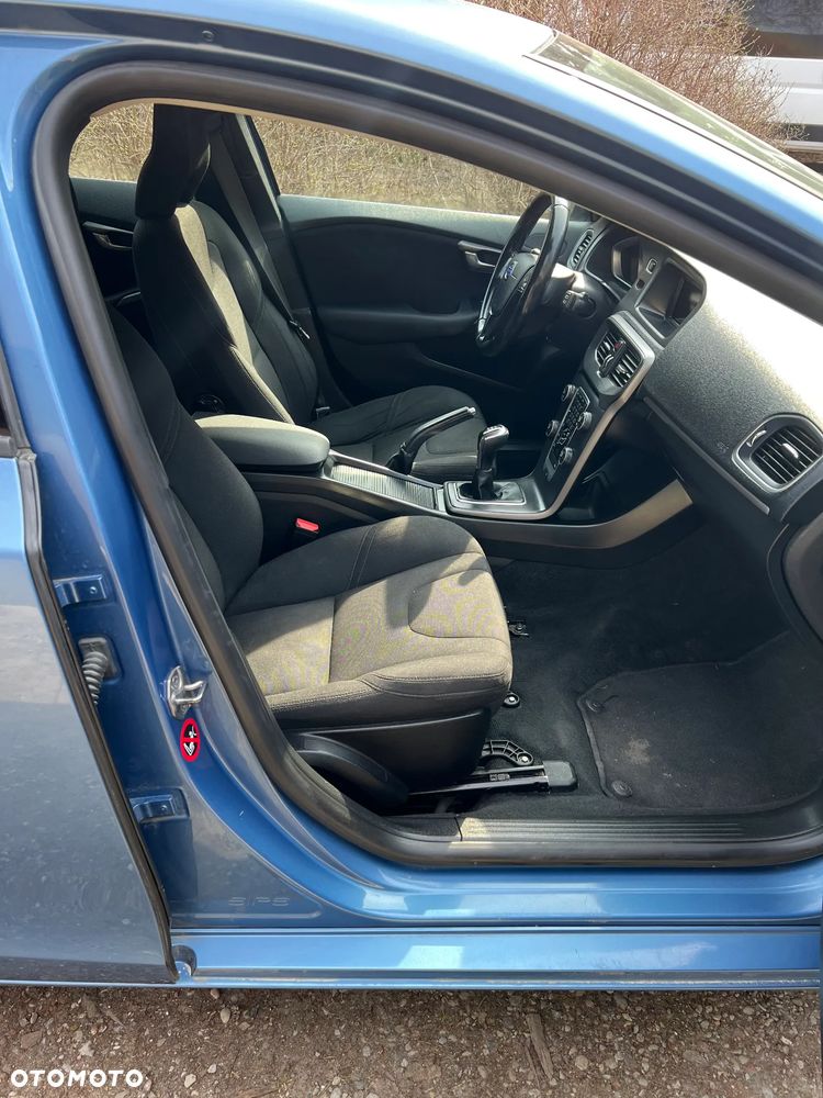 Volvo V40 D2 Drive-E Momentum - 23