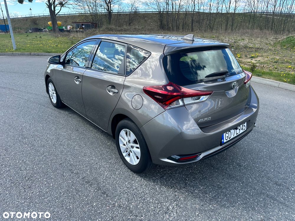Toyota Auris 1.33 VVT-i Active - 4