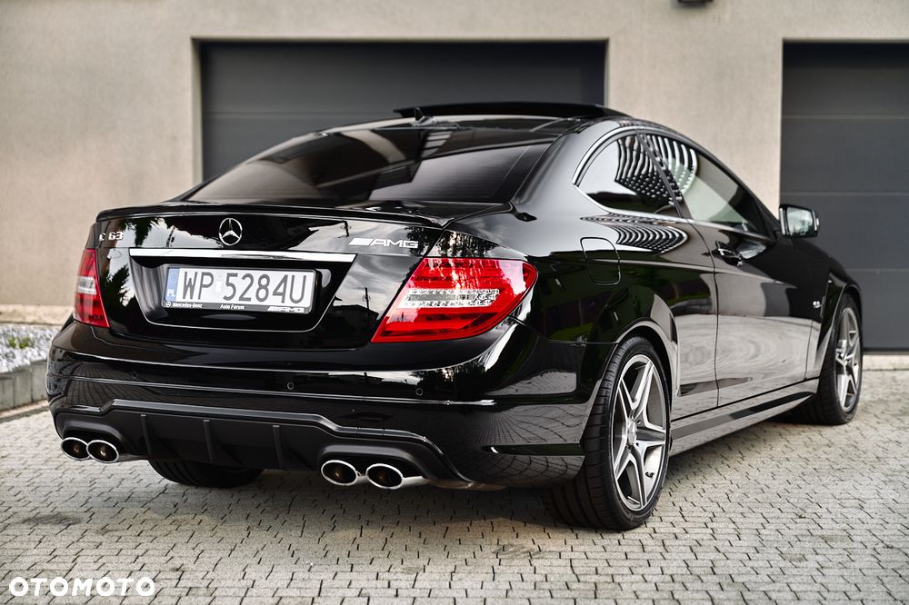 Mercedes-Benz Klasa C 63 AMG - 15