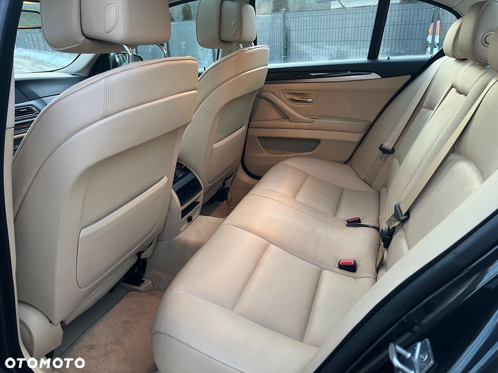 BMW Seria 5 530d xDrive Sport-Aut - 10