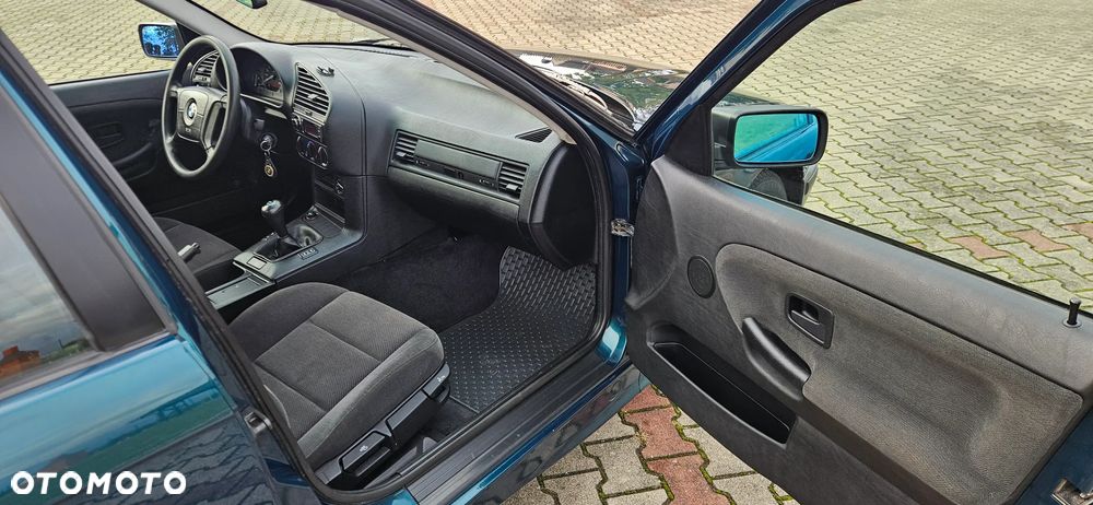 BMW Seria 3 316i - 5