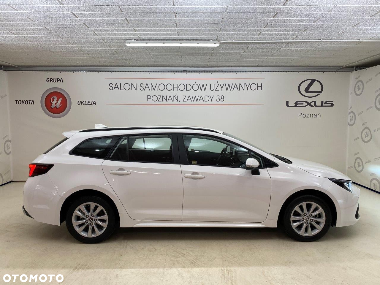 Toyota Corolla 1.8 Hybrid Comfort - 4