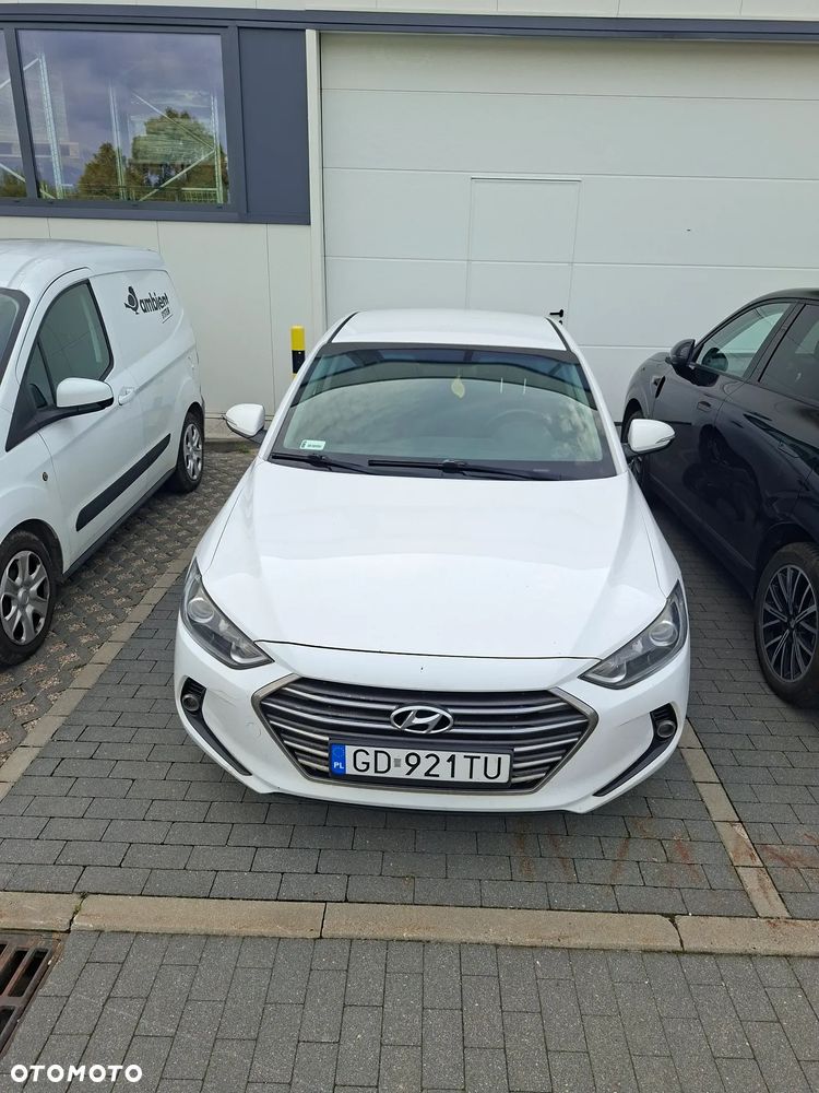 Hyundai Elantra 1.6 Classic Plus - 1