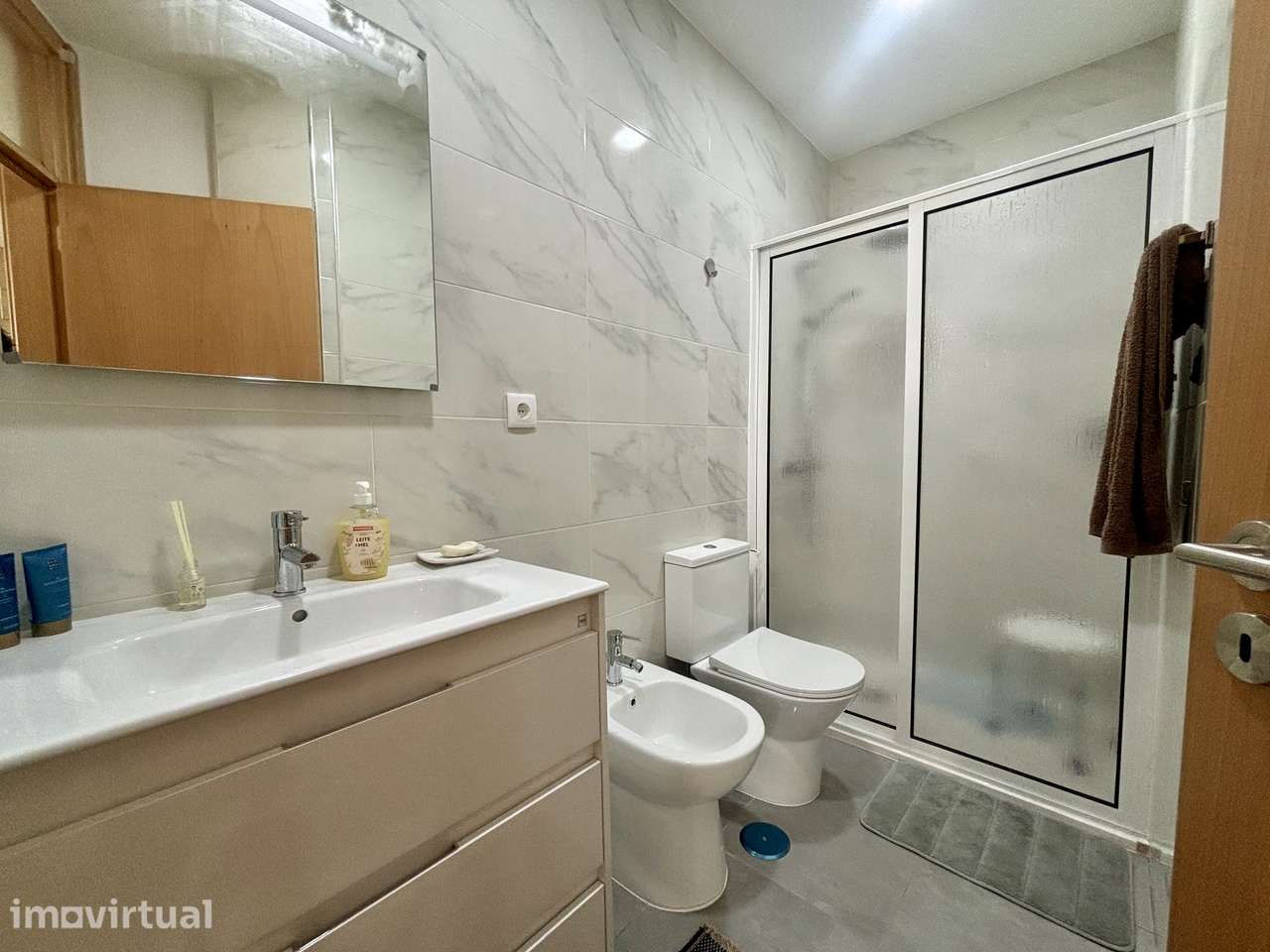 Moradia centro da Figueira da Foz com 2 apartamentos - Grande imagem: 3/13
