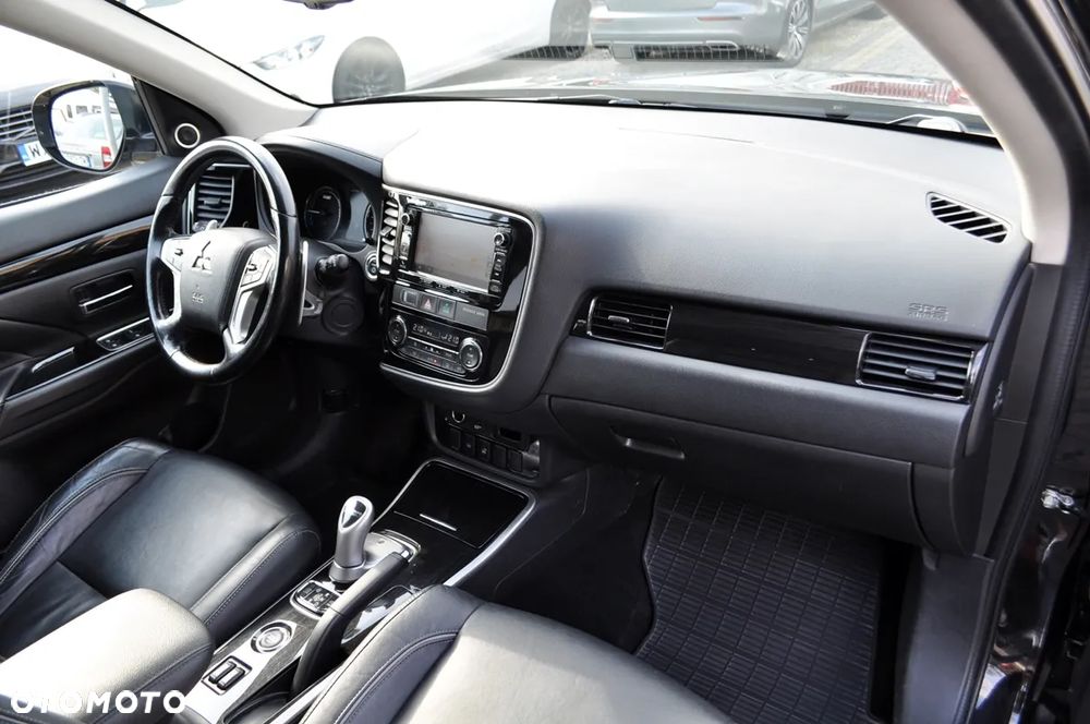 Mitsubishi Outlander - 33