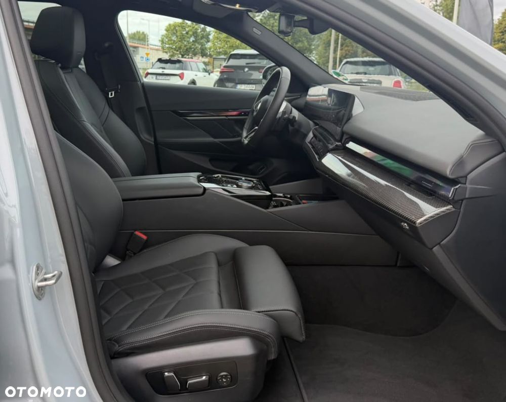 BMW Seria 5 540d xDrive mHEV M Sport - 14