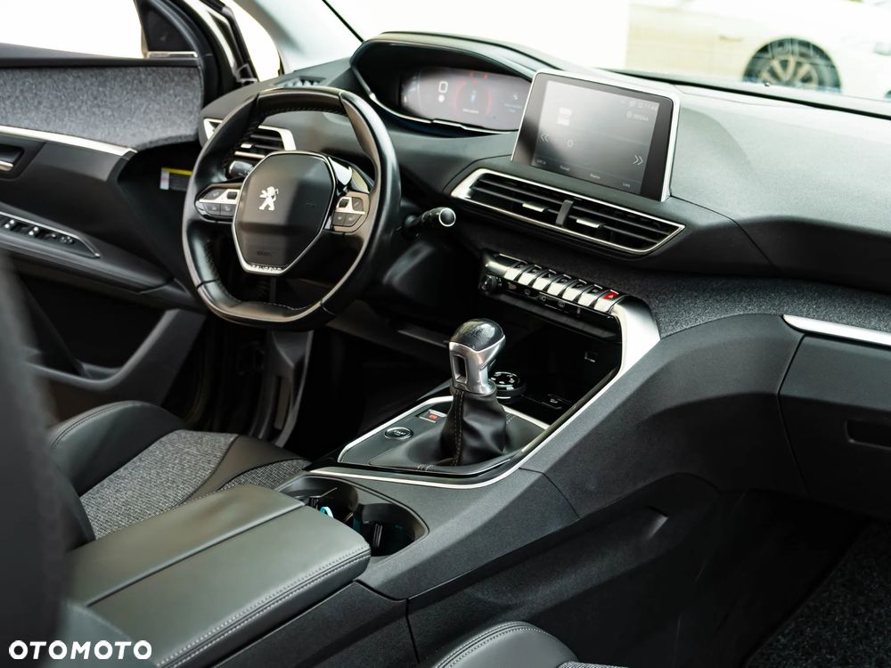 Peugeot 3008 PureTech 130 Stop & Start GPF Allure - 22