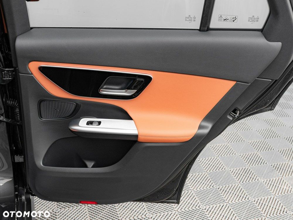 Mercedes-Benz GLC - 24