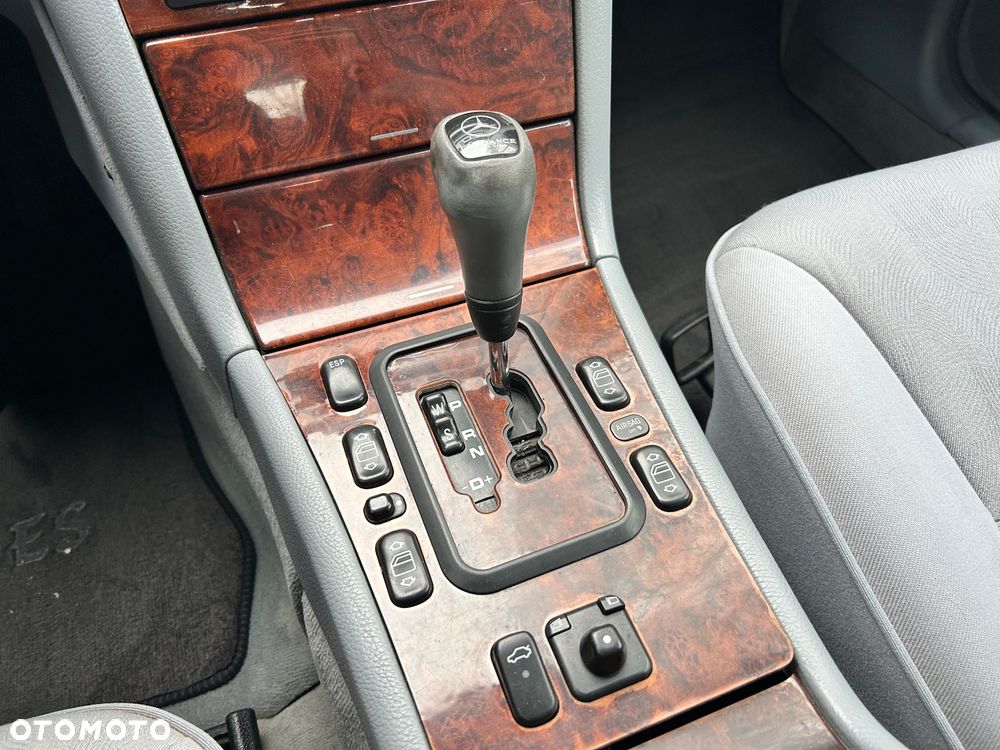 Mercedes-Benz Klasa E - 21