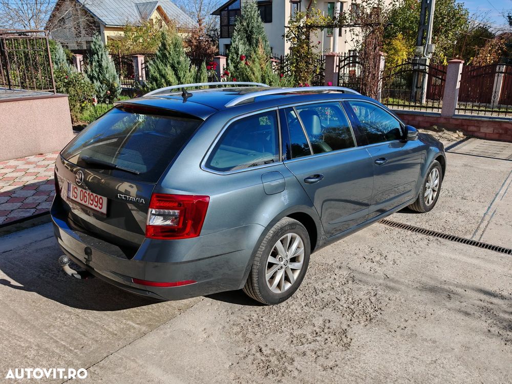 Skoda Octavia Combi Diesel 1.6 TDI Style - 2