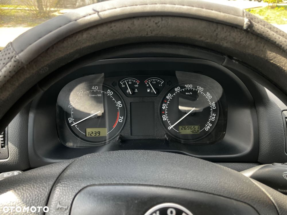 Skoda Octavia 1.6 Tour - 5